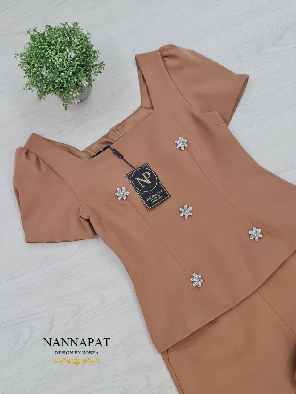 เสื้อซิปหลัง มีฟองน้ำอก