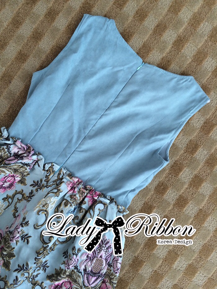 Lady Ribbon's Made 🎀 Lady Anna Dreamy Garden Embroidered Sleeveless Dress เดรสแขนกุดปักลายดอกไม้สวย ตัวนี้เหมาะสำหรับสาวหวานลุคคุณหนูค่ะ