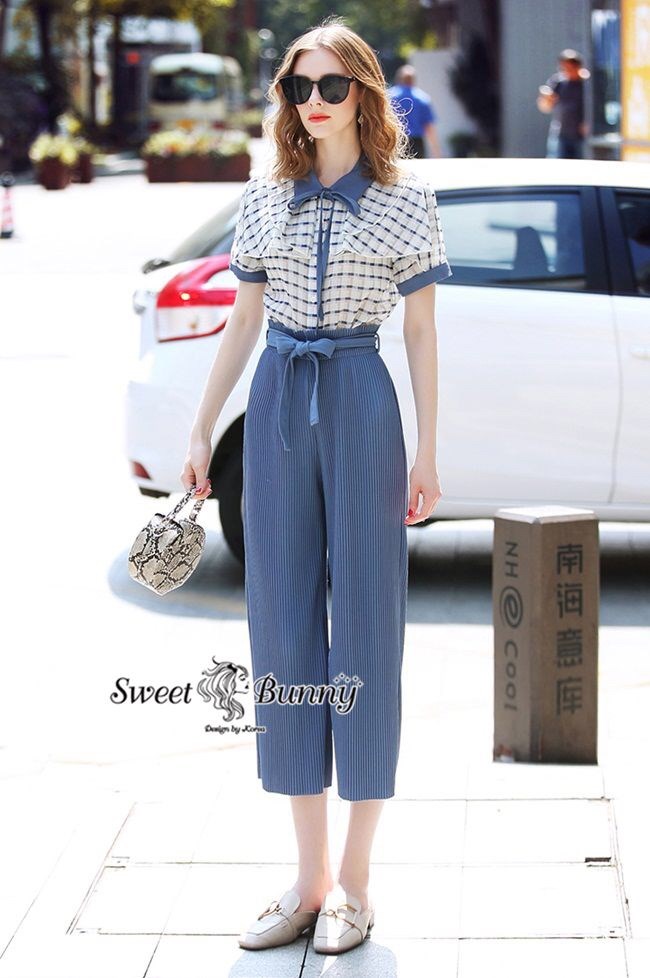 เสื้อเชิ้ตแขนสั้นคอปกใช้ป้าสีเดียวกับกางเกง