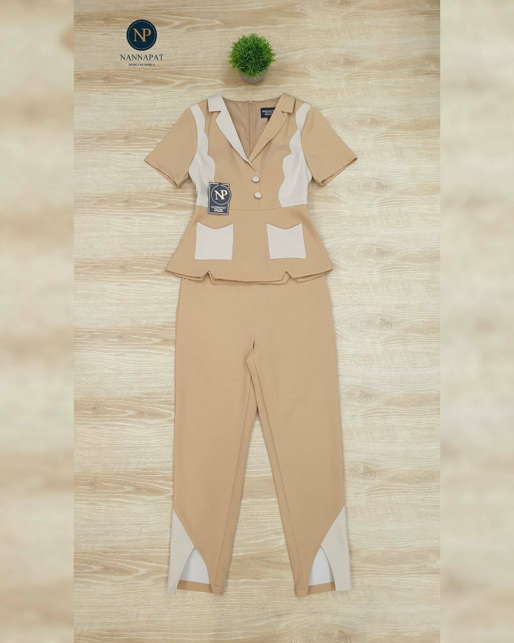 เสื้อซิปหลัง มีฟองน้ำอก