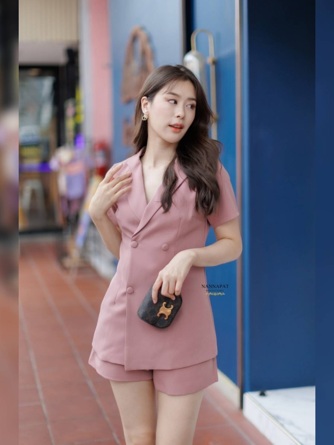 เสื้อคอปก กระดุมหน้ากางเกงมีกระเป๋าข้าง