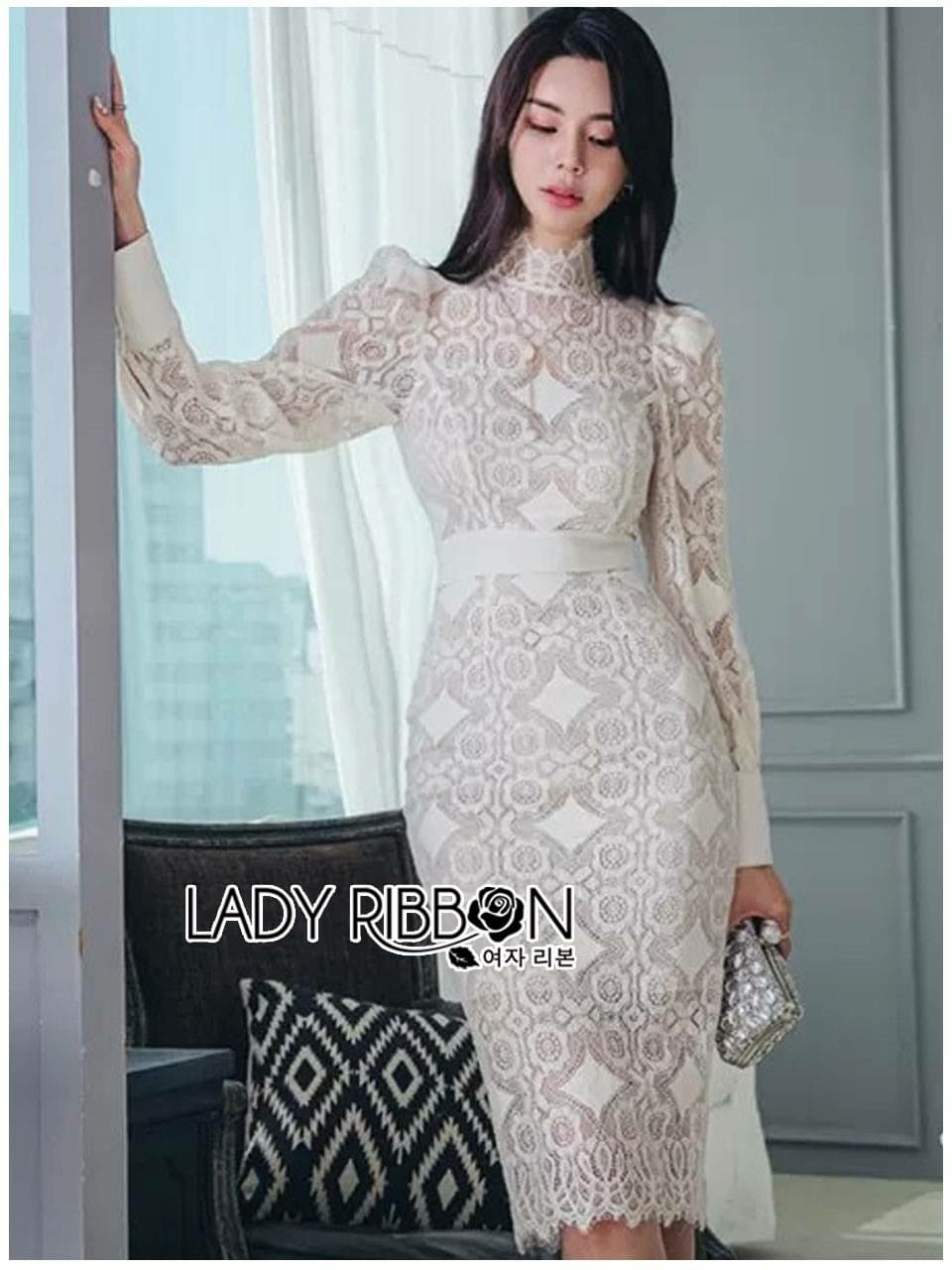 เดรสผ้าลูกไม้ลายสวยสีครีม