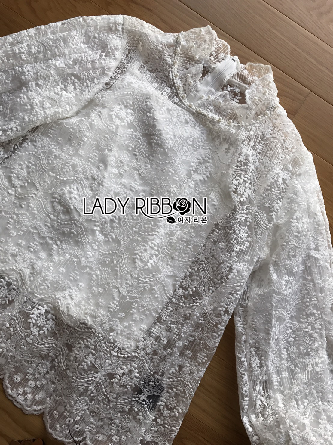 เสื้อผ้าลูกไม้สีขาวสไตล์คลาสสิกสุดหวาน