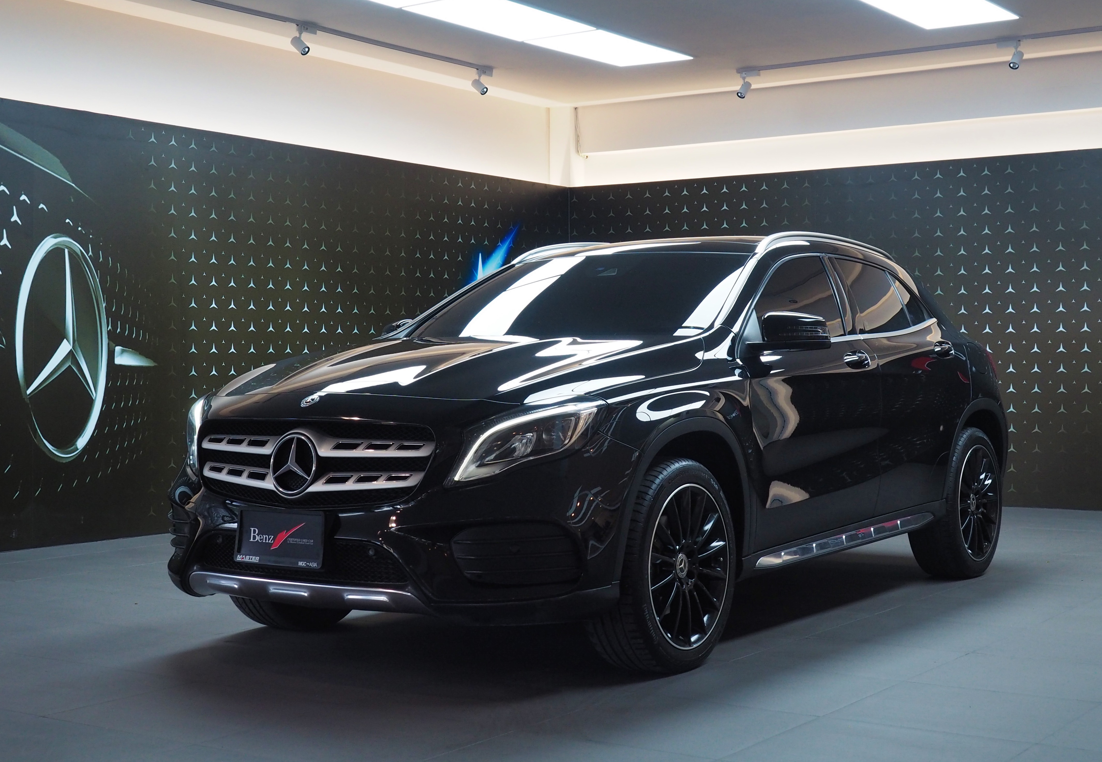 จองแล้ว GLA250 AMG Dynamic W156