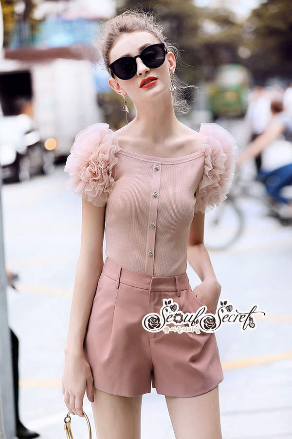ผ้าไหมสีชมพูคอเหลี่ยมผ้ายืดได้