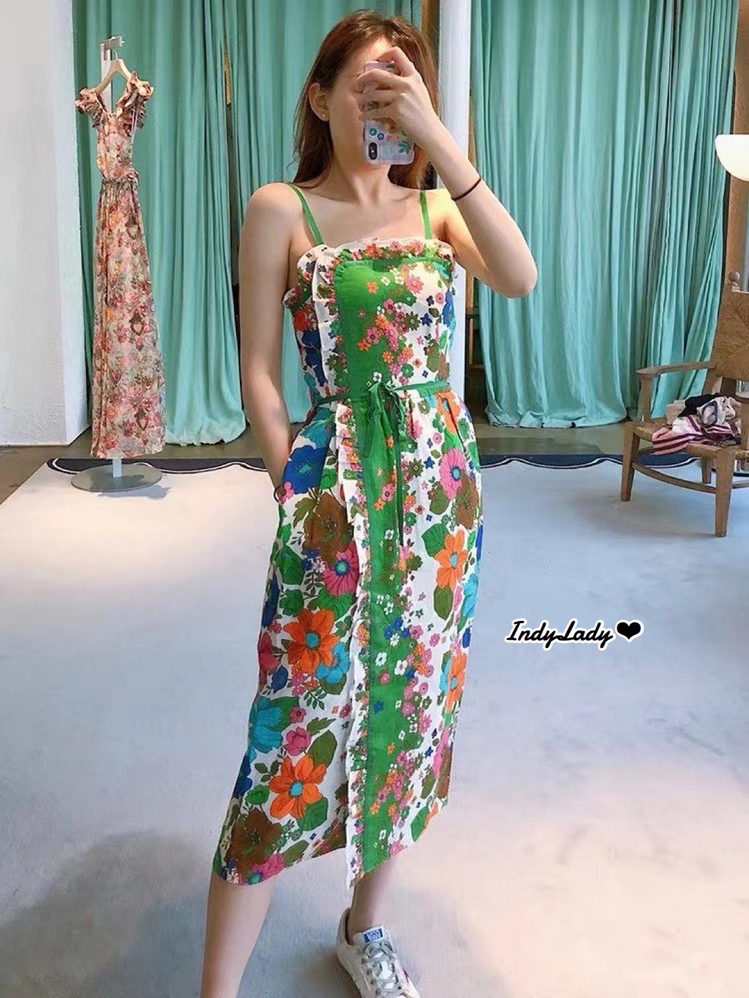 งานสายเดี่ยว ตัวเดรสพิมพ์ลายสวย
