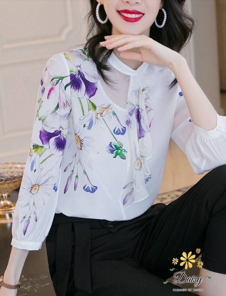 เสื้อคอกลมแขนสี่ส่วน