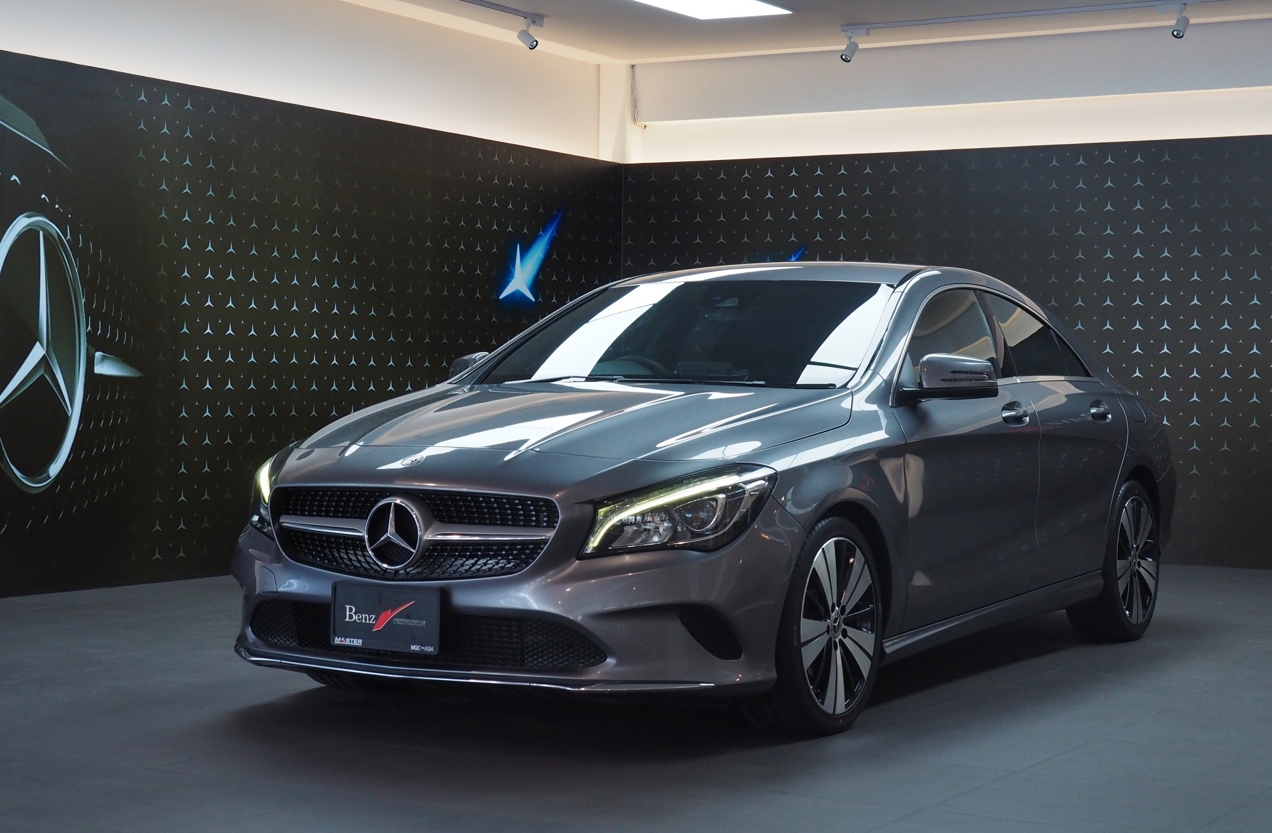 จองแล้ว CLA200 Urban W117