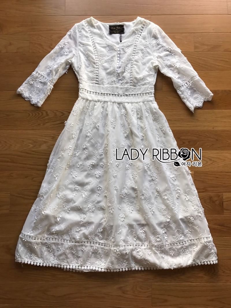 White Crepe Dress เดรสผ้าเครปสีขาว