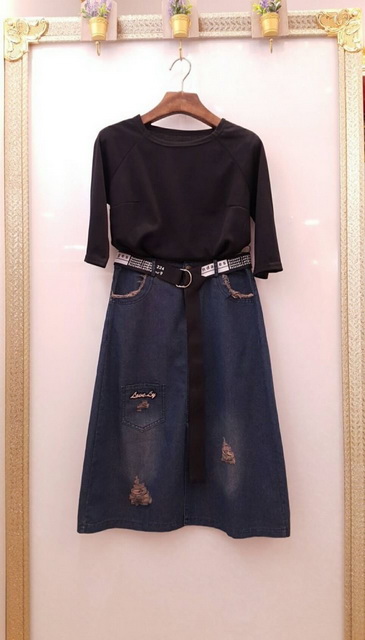 เสื้อ+กระโปรงยีนส์+เข็มขัด