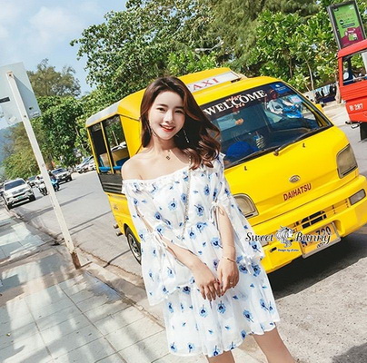ผ้าปักดอกไม้สีฟ้าทั้งตัว งานปักสวยลาย