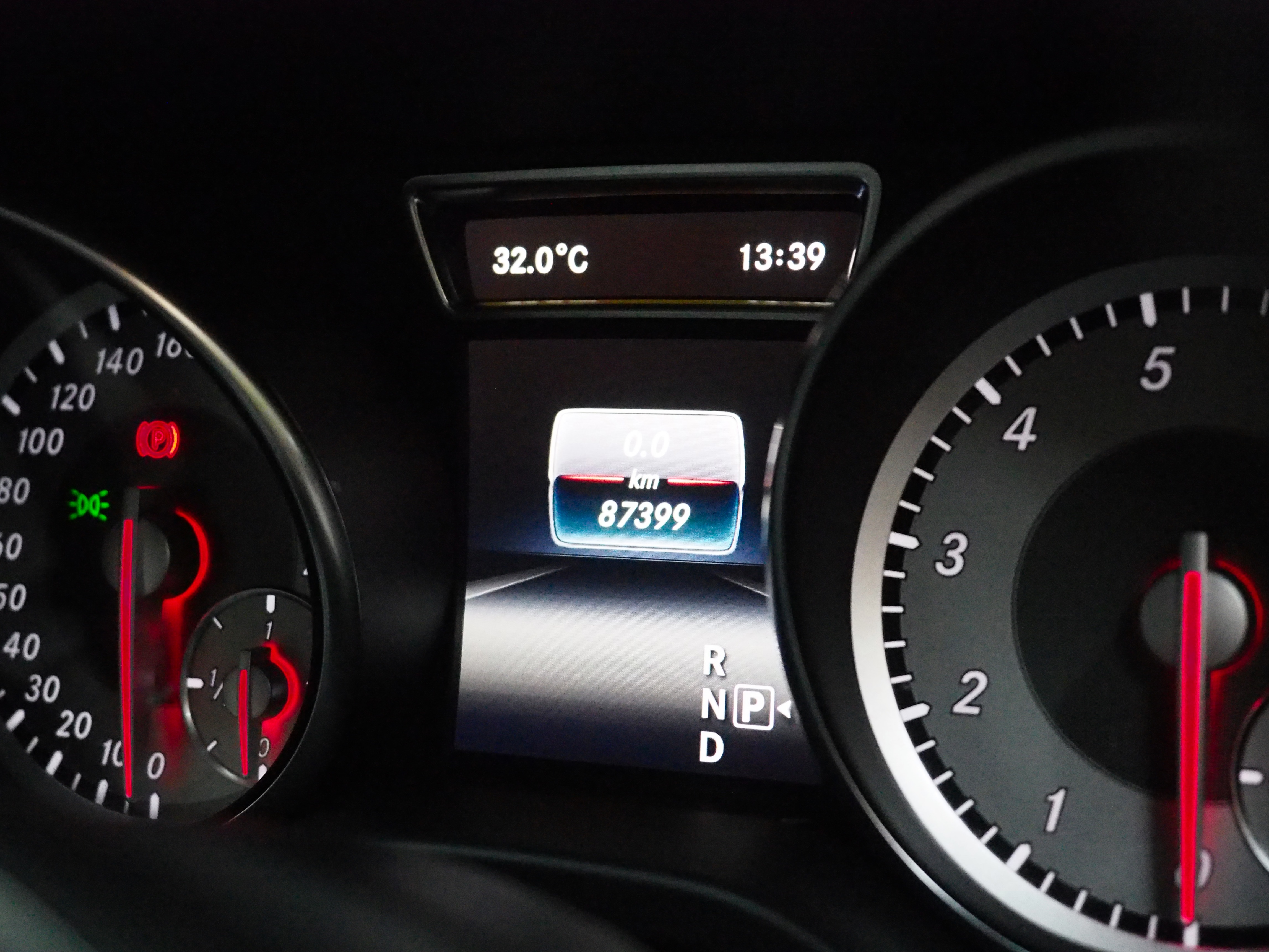 จองแล้ว CLA200 Urban W117