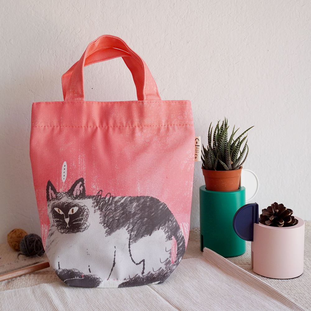กระเป๋ากล่องข้าว ลายแมวสีสวาทชมพู lunch bag print with