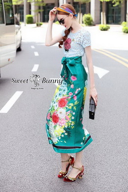 เสื้อลูกไม้ผ้าหนาคอกลมแขนสั้น พร้อมกระโปง