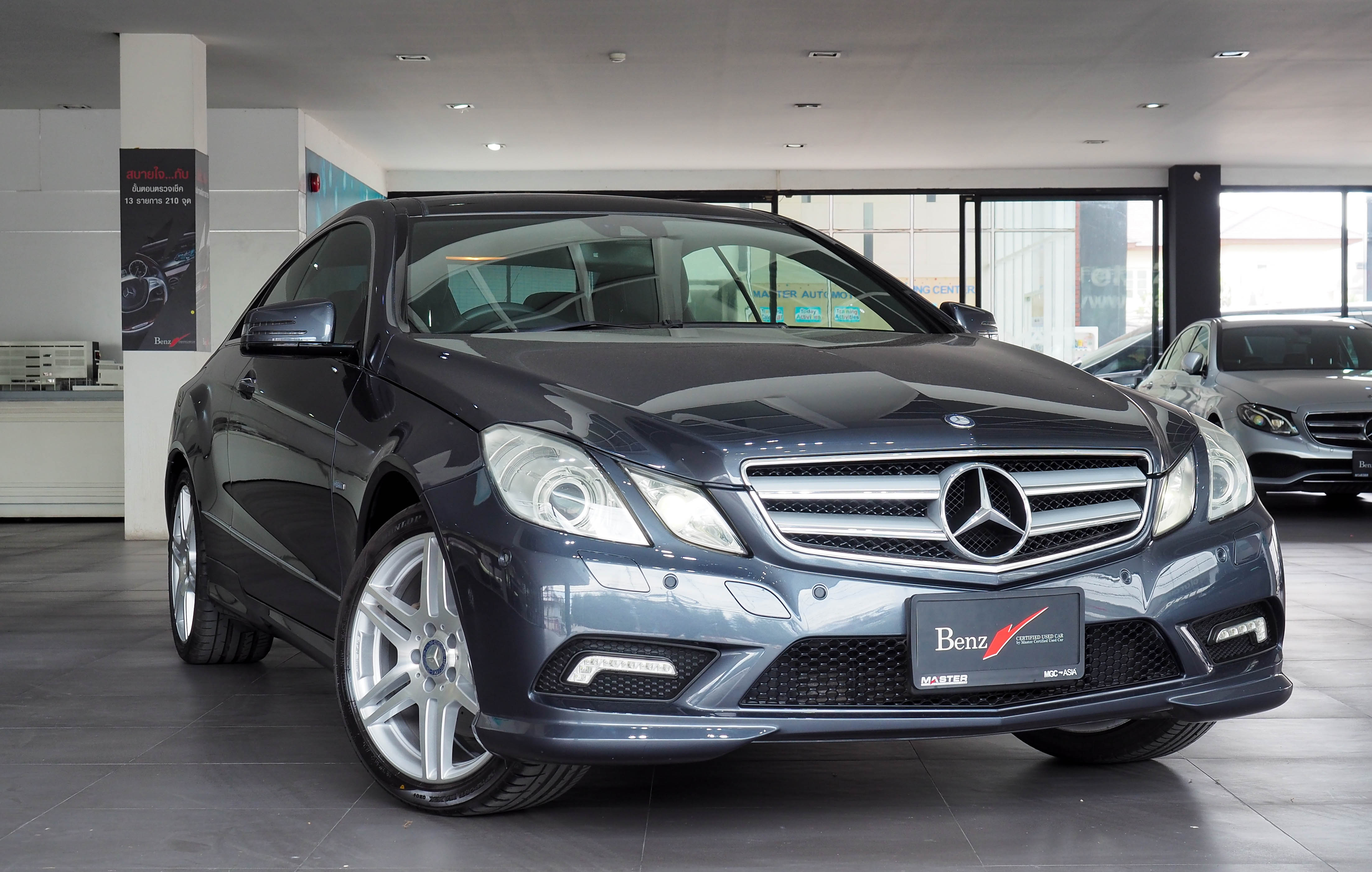 จองแล้ว E250 CGI Coupe AMG BlueEfficency W207