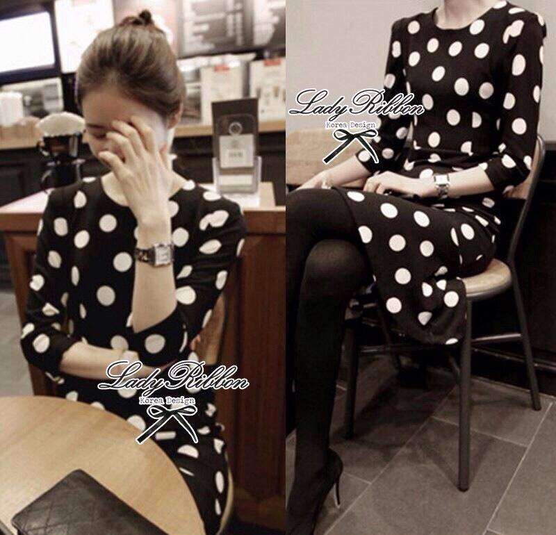 Lady Ribbon's Made Lady Paula Minimal Mermaid Polkadot Dress เสื้อผ้าเดรสพิมพ์ลายจุดขาวดําสุดเก๋ พร้อมส่ง