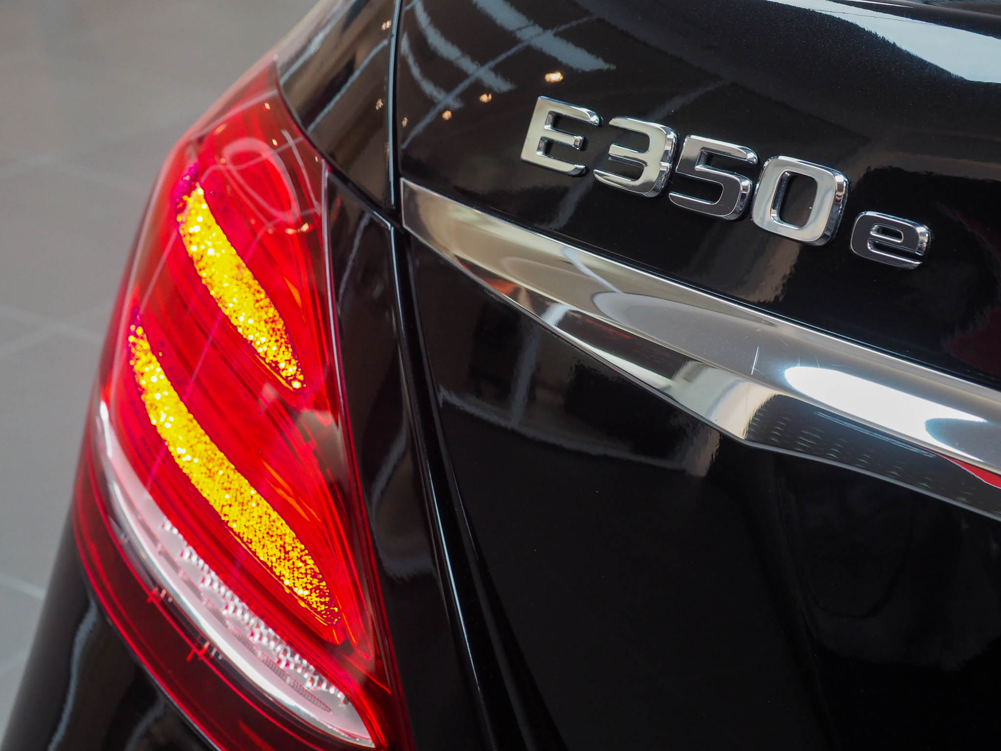 จองแล้ว E350e AMG Plug in Hybrid W213