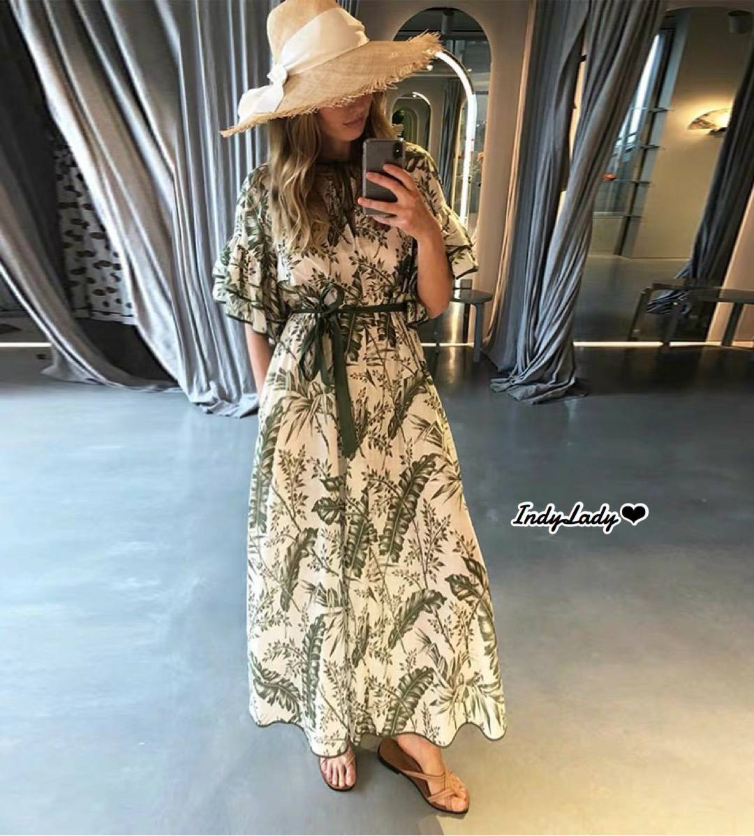 Dress แขนสั้นเป็นชั้นระบาย