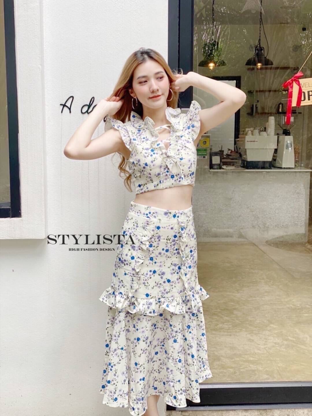 เสื้อ กระโปรง ใส่สวยเรียบ