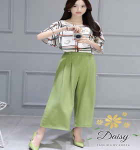 เสื้อผ้าแฟชั่นเกาหลีสวยๆชุดเซท เสื้อ+กางเกงกระโปรง