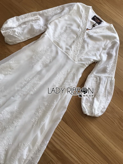 เดรสยาวผ้าเครปและลูกไม้สีขาวสไตล์วินเทจ