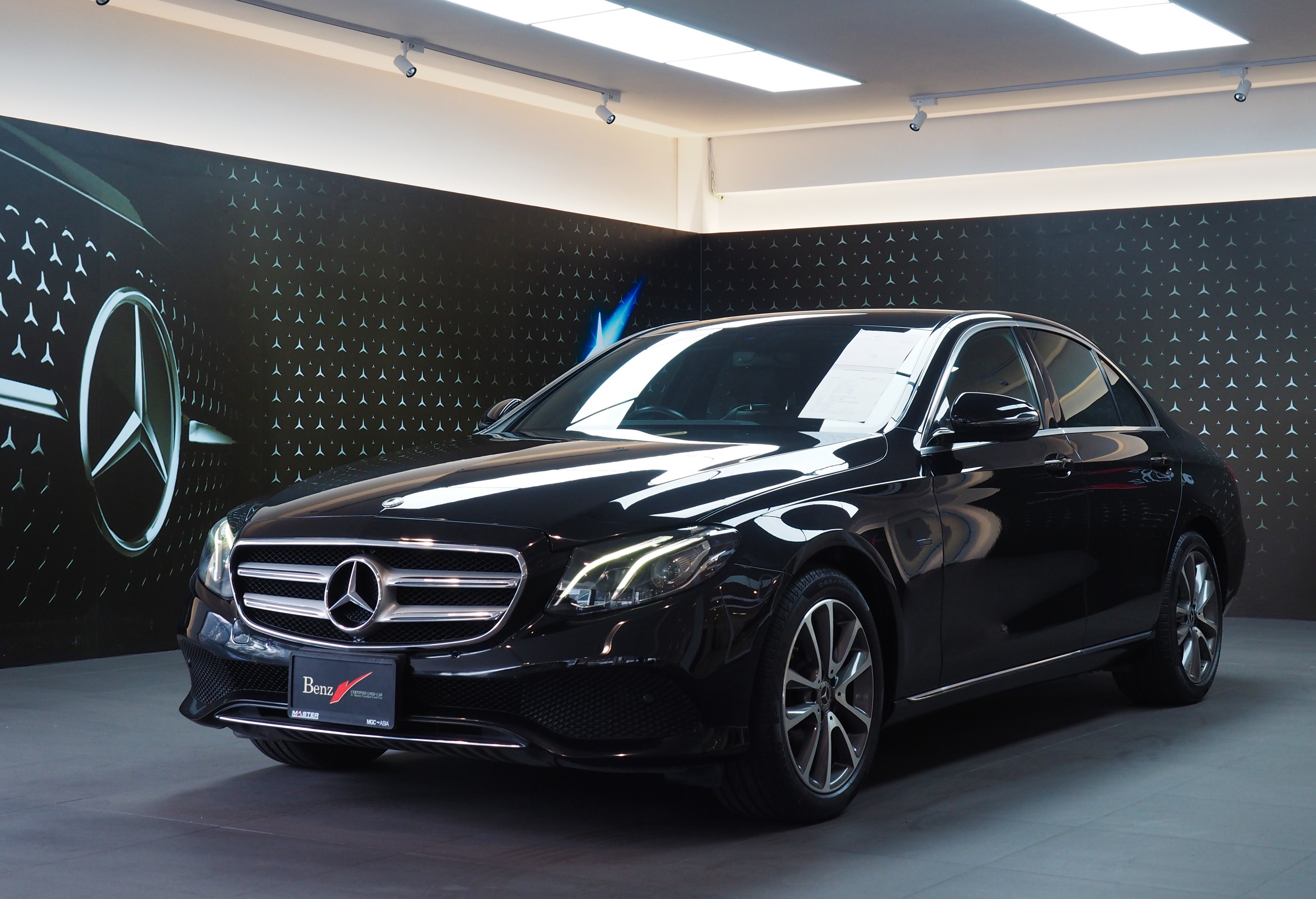 จองแล้ว E350e Avantgarde Plug In Hybrid W213