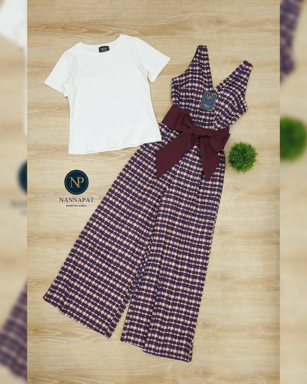 จัมสูททรงสวยขาบาน