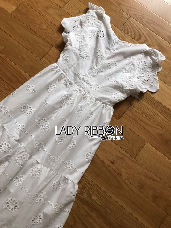 Dress เดรสยาวผ้าคอตตอนสีขาวปักและฉลุลายดอกไม้