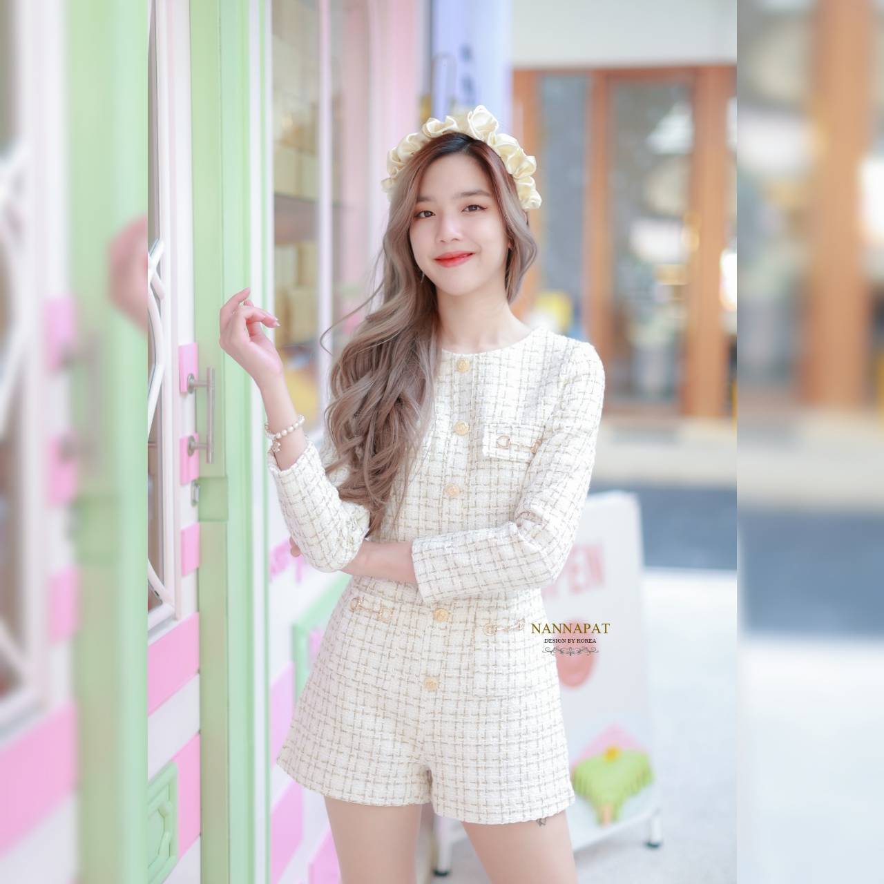 ้พลสูทซิปหลัง แต่งอะไหล่ กระดุม