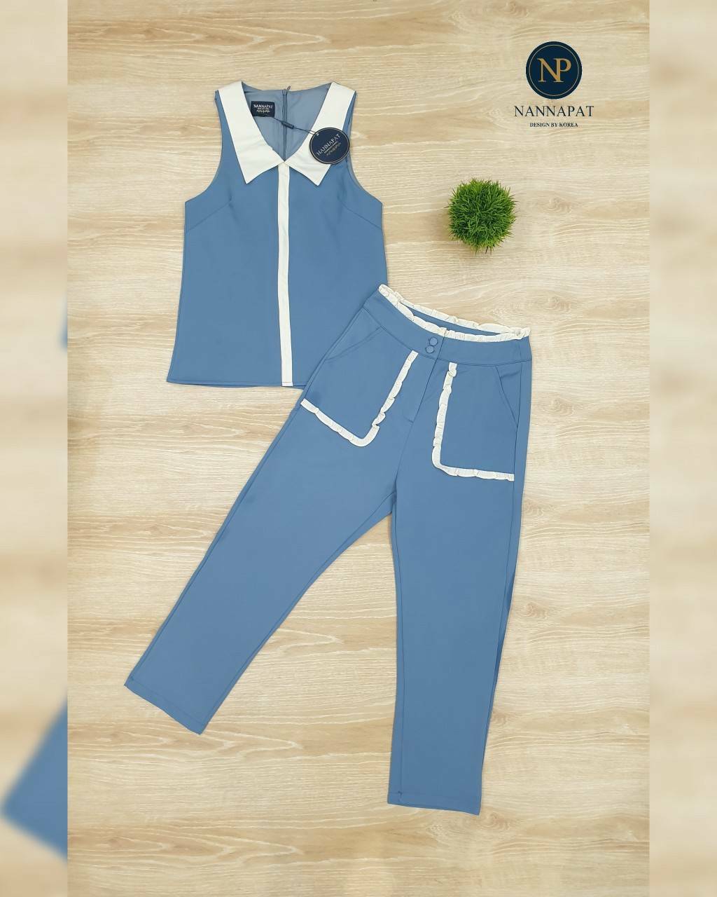 เสื้อแขนกุดซิปหลังมีฟองน้ำอก