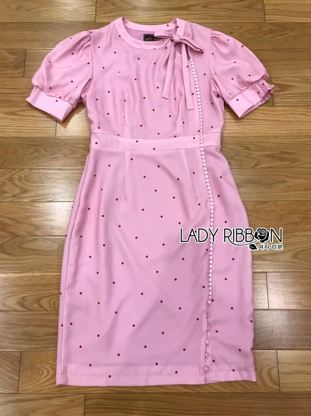 เดรสเข้ารูปสีชมพู พิมพ์ลายจุดแดง