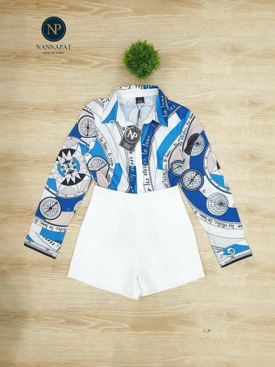 เสื้อคอปกแขนยาวกระดุมหน้า