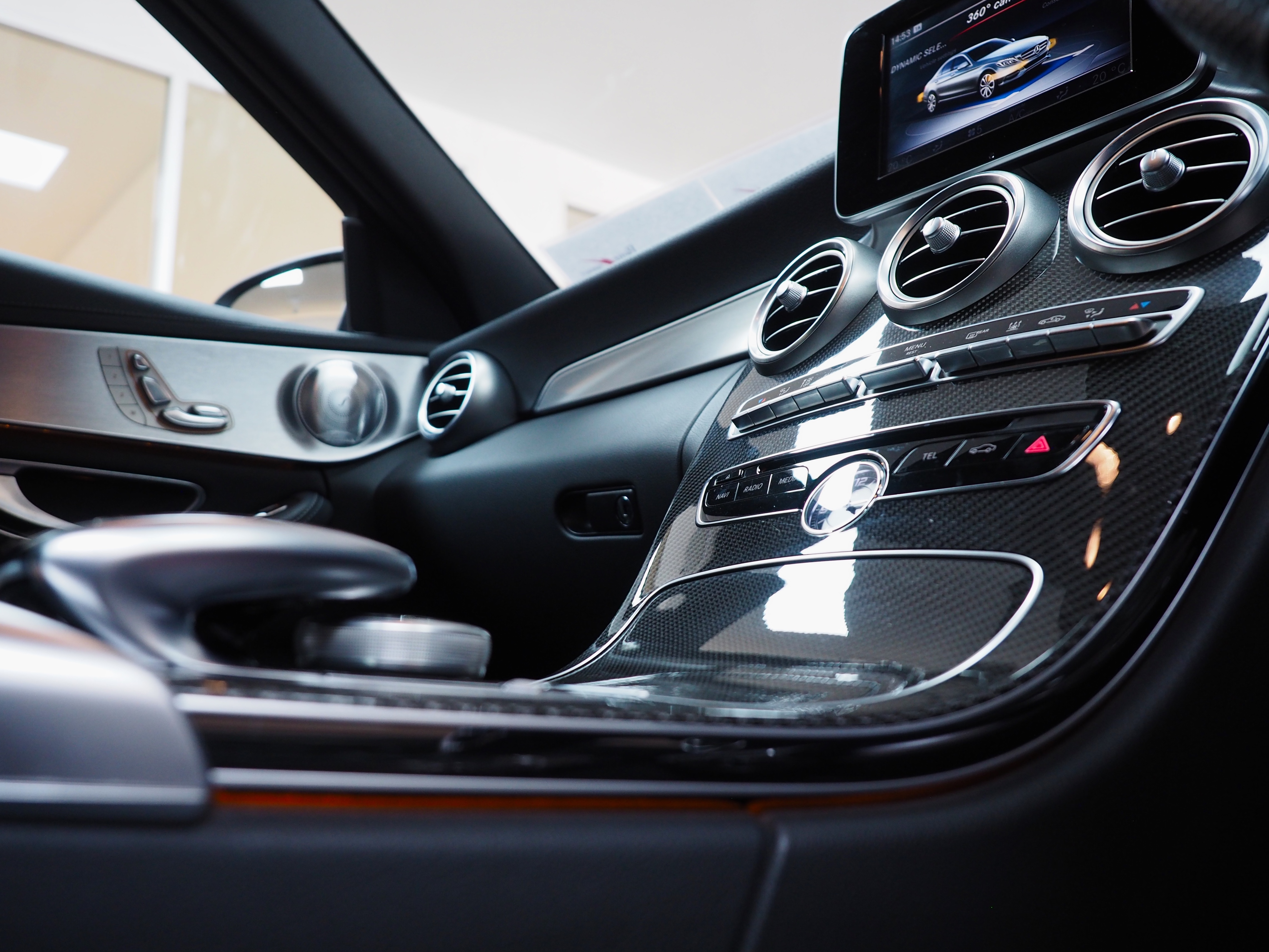 จองแล้ว C350e AMG Plug in Hybrid W205