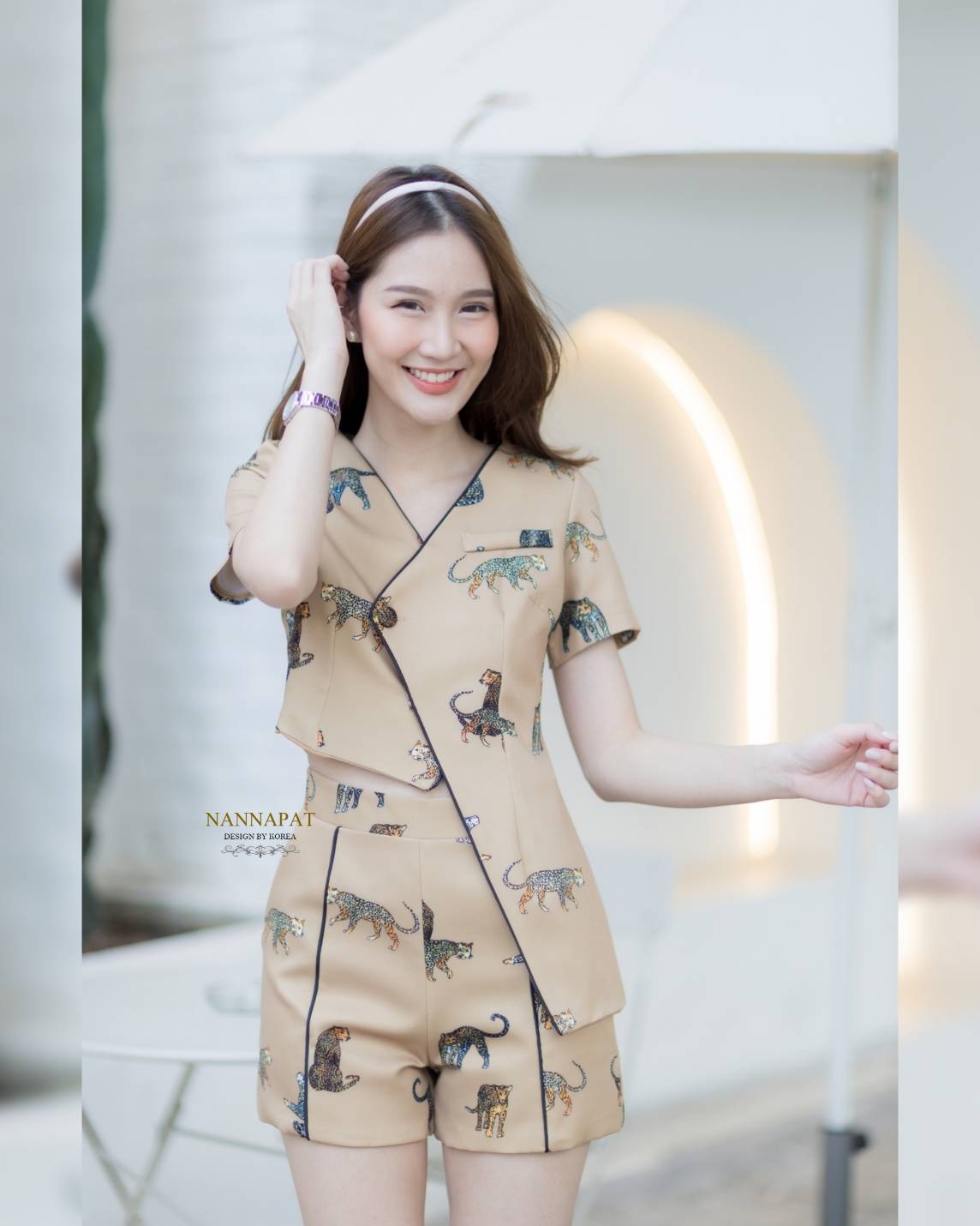 งานกระดุมหน้าลายเสื้อ
