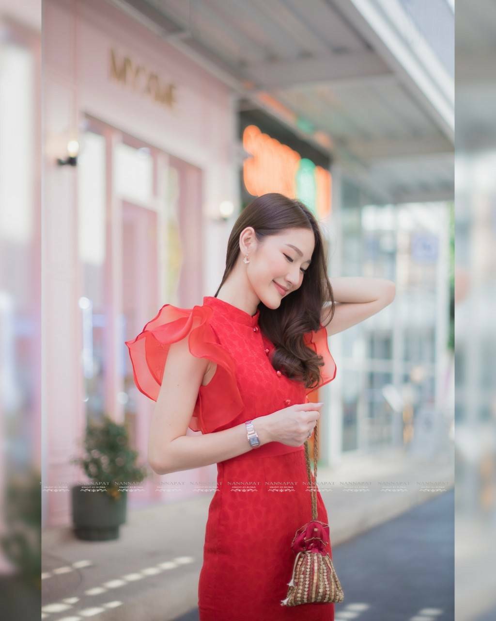 เดรสเข้ารูปเก็บทรงสวยงานซิปหลัง