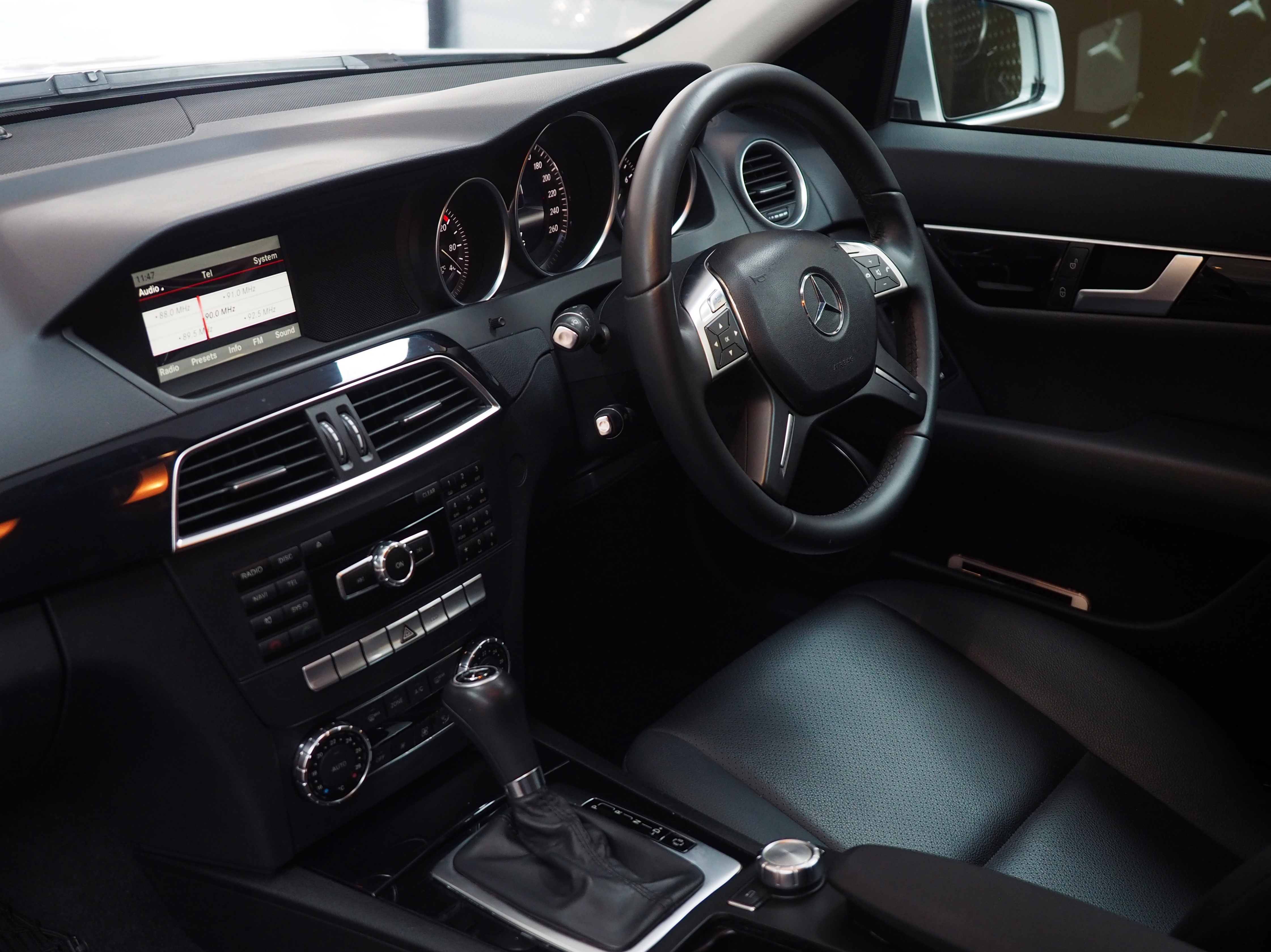 จองแล้ว C200 CGI Style W204