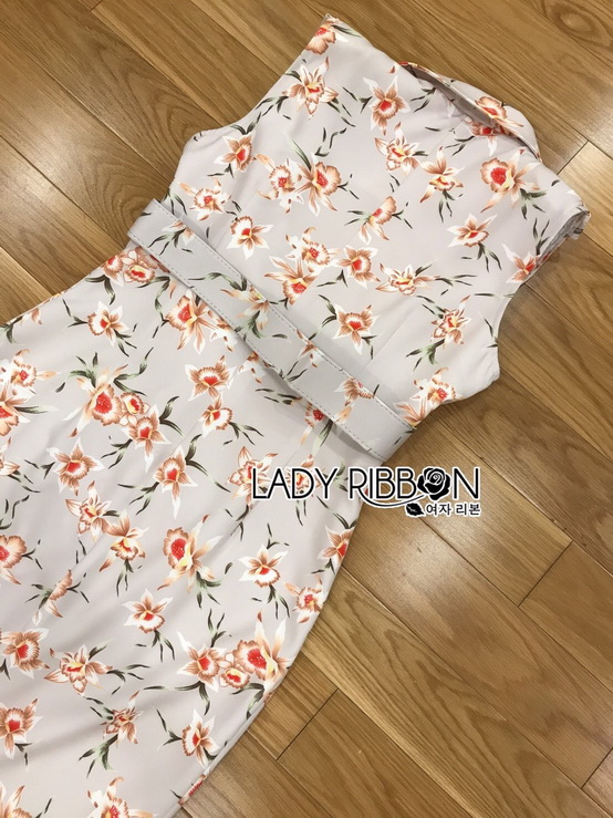 สูทเดรสผ้าเครปสีเทาอ่อนพิมพ์ลายดอกไม้