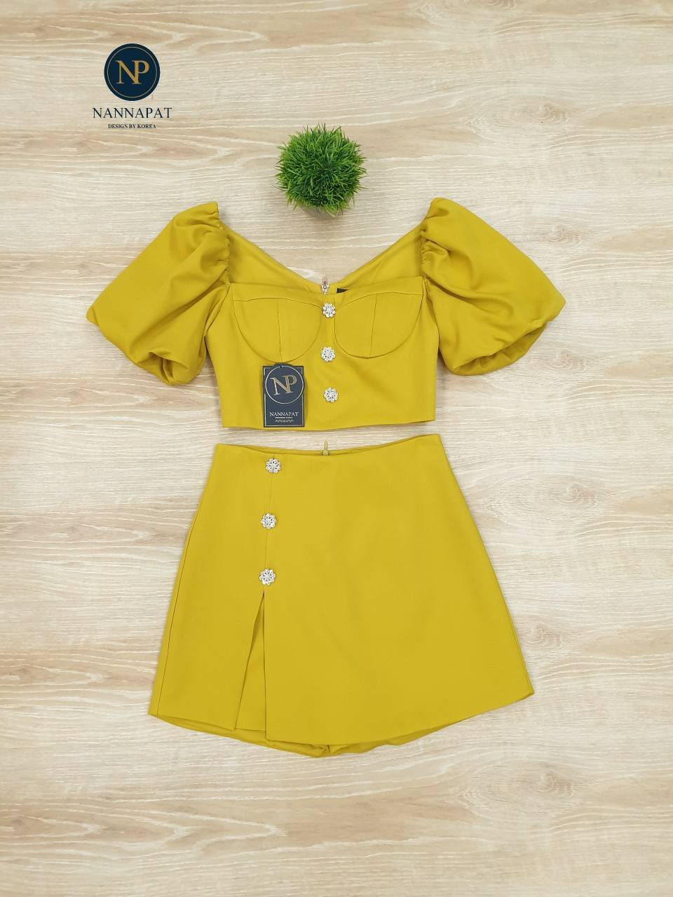 เสื้อคร็อปซิปหลังแขนตุ๊กตาสีเหลือง