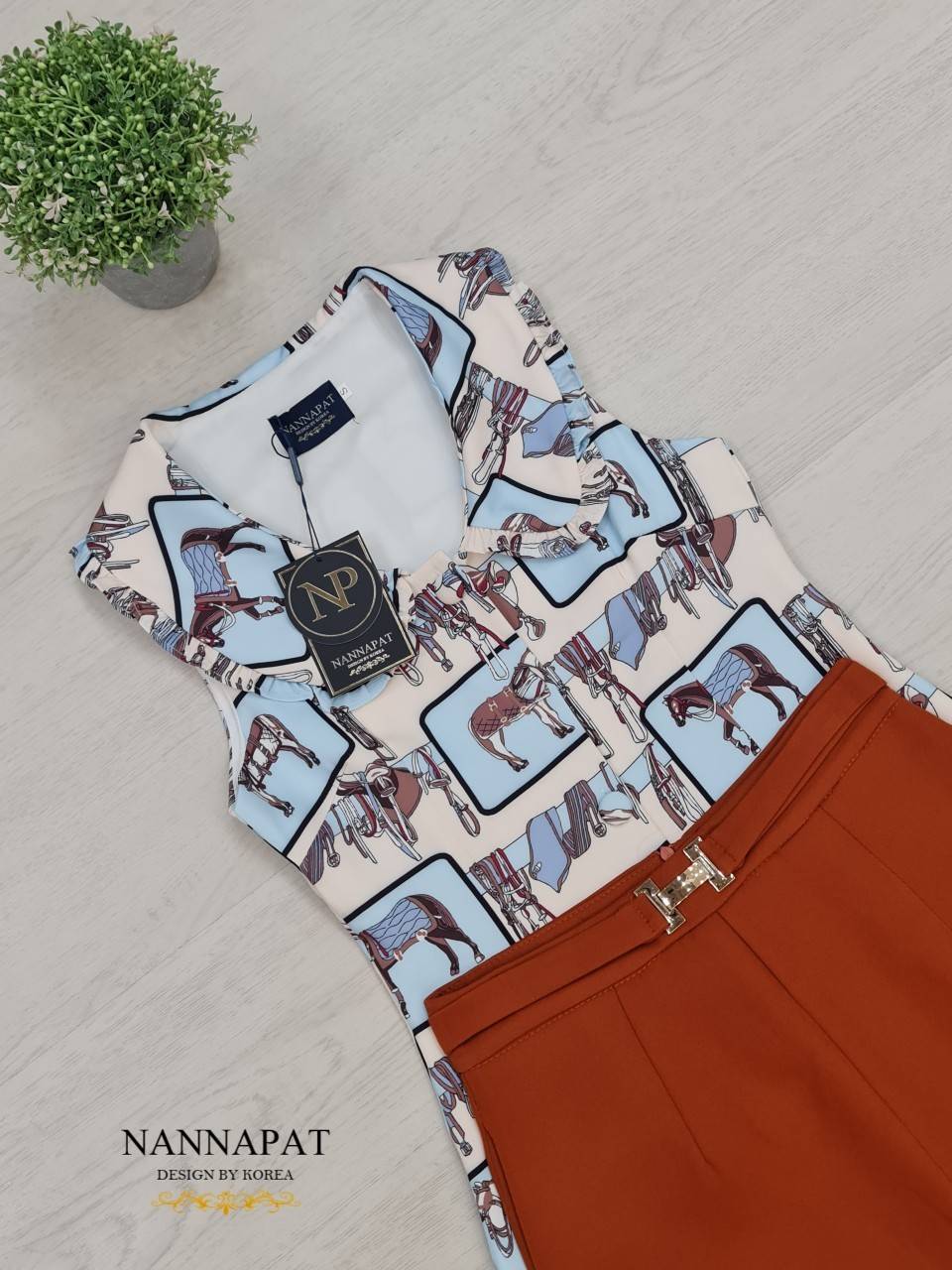 เสื้อกระดุมหน้าลายสวย