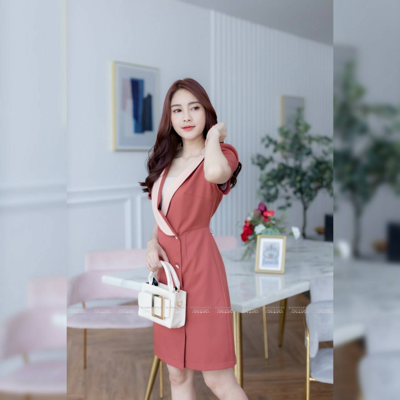 เดรสกระดุมหน้า