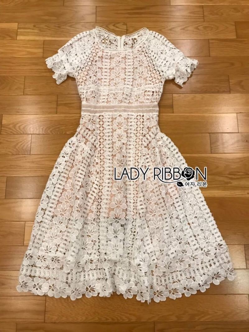 White Lace Dress เดรสผ้าลูกไม้สีขาวทรงพอดีตัว