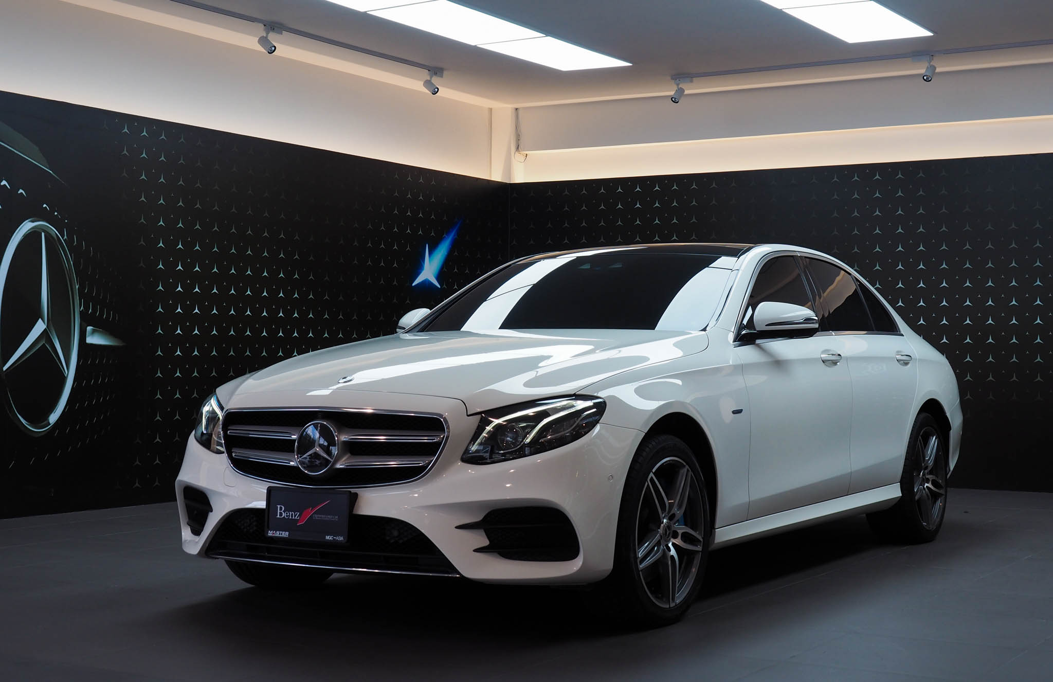 จองแล้ว E350e AMG Plug in Hybrid W213