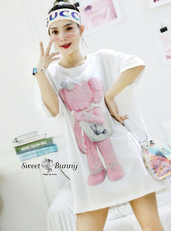 เสื้อยืดคอกลมแขนสั้นพิมพ์ลายหมีสีชมพู