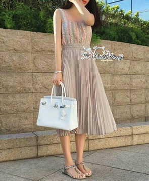 Lady Ribbon Online เสื้อผ้าออนไลน์ ขายส่งของแท้พร้อมส่ง Sweet Bunny SW13250716 Sweet Bunny Present... Plisse Lace Pleats Twist Dress