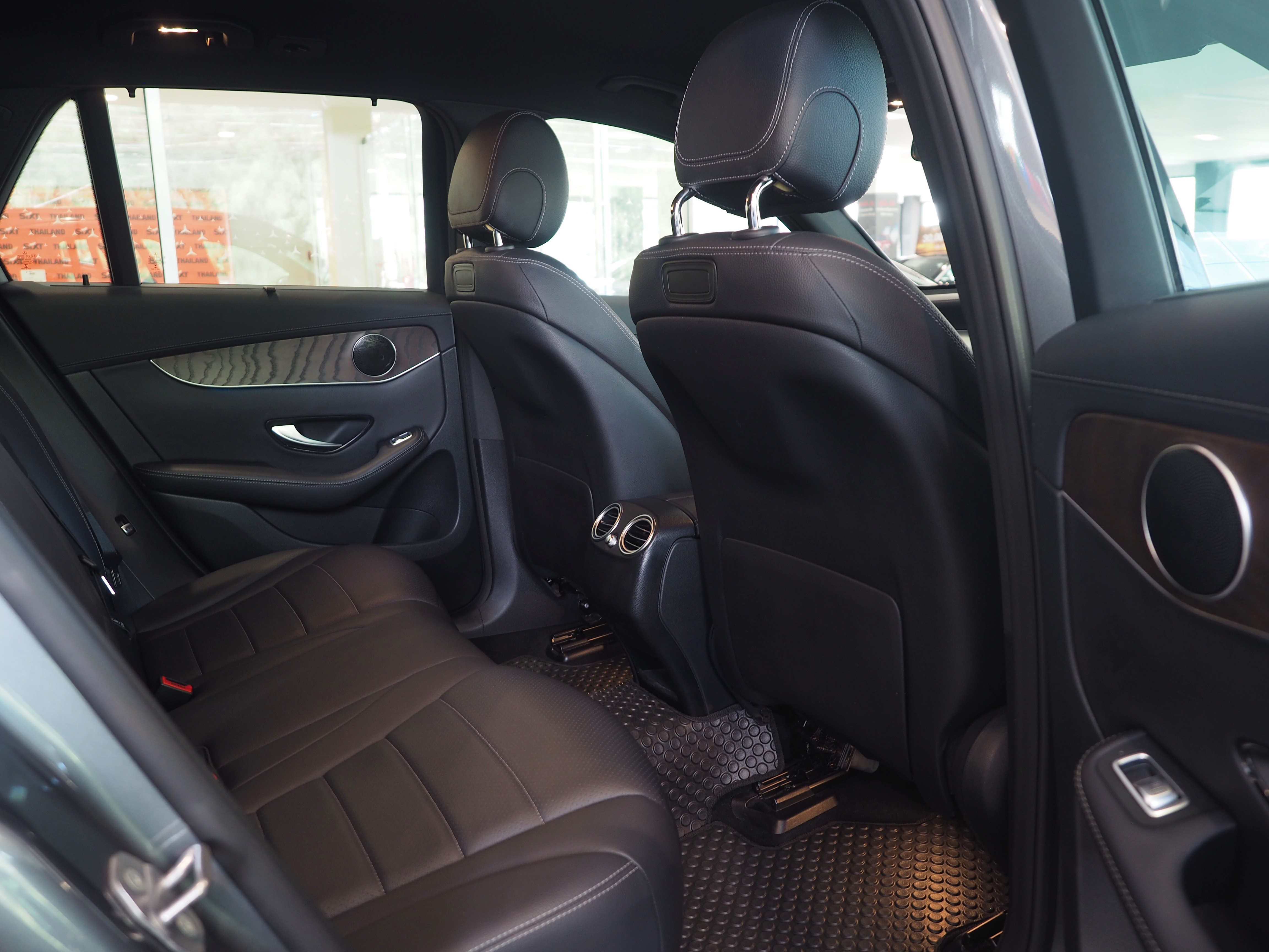 จองแล้ว GLC250d Off Road 4MATIC W253