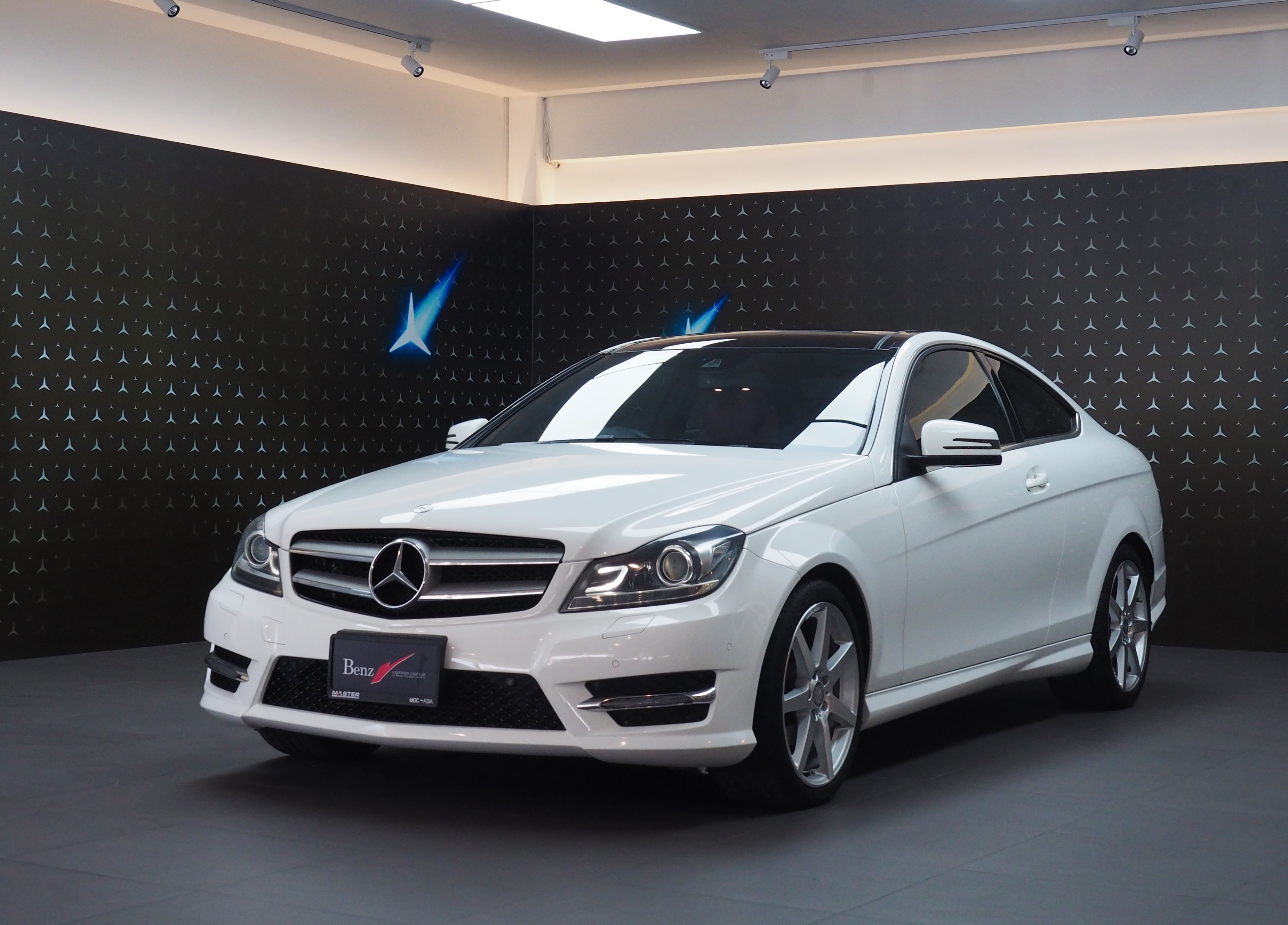 จองแล้ว C180 Coupe AMG W204