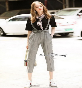 เสื้อยืดพร้อมผ้าพันคอกางเกงเทา