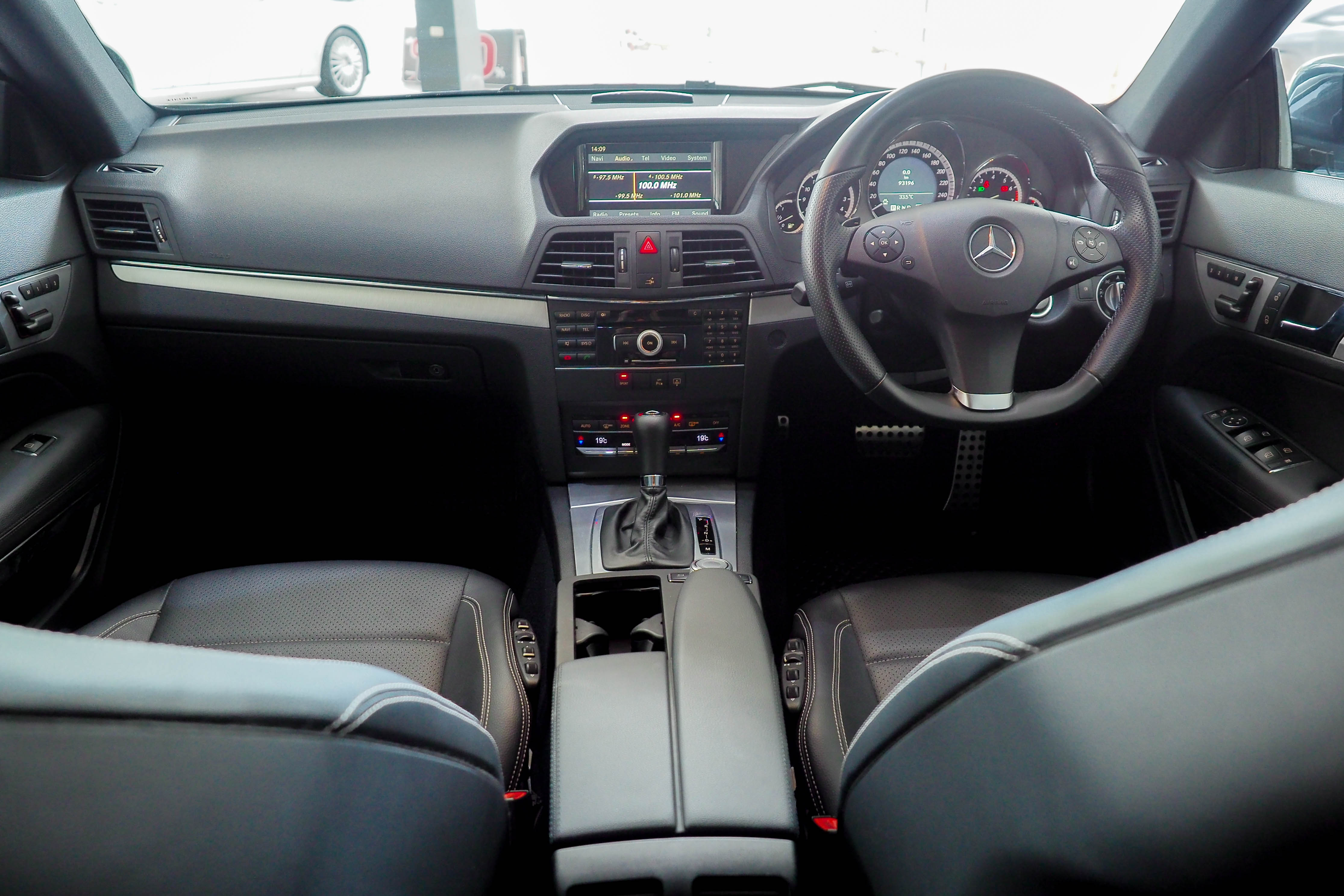 จองแล้ว E250 CGI Coupe AMG BlueEfficency W207