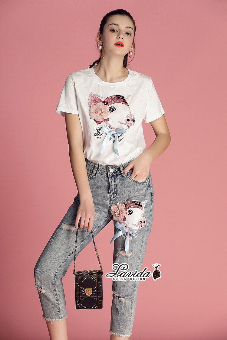 เสื้อผ้ายืดสีขาวแต่งประดับน้องหมูคลิสตัสโทนชมพู