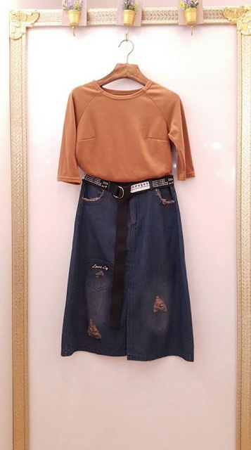 เสื้อ+กระโปรงยีนส์+เข็มขัด